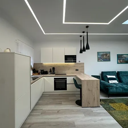 Neues In Loehne, 50qm Mit Moderner Kueche, Boxspringbett Und Vieles Mehr * 勒讷